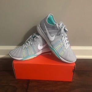 Nike Size 7.5 Free TR sneakers